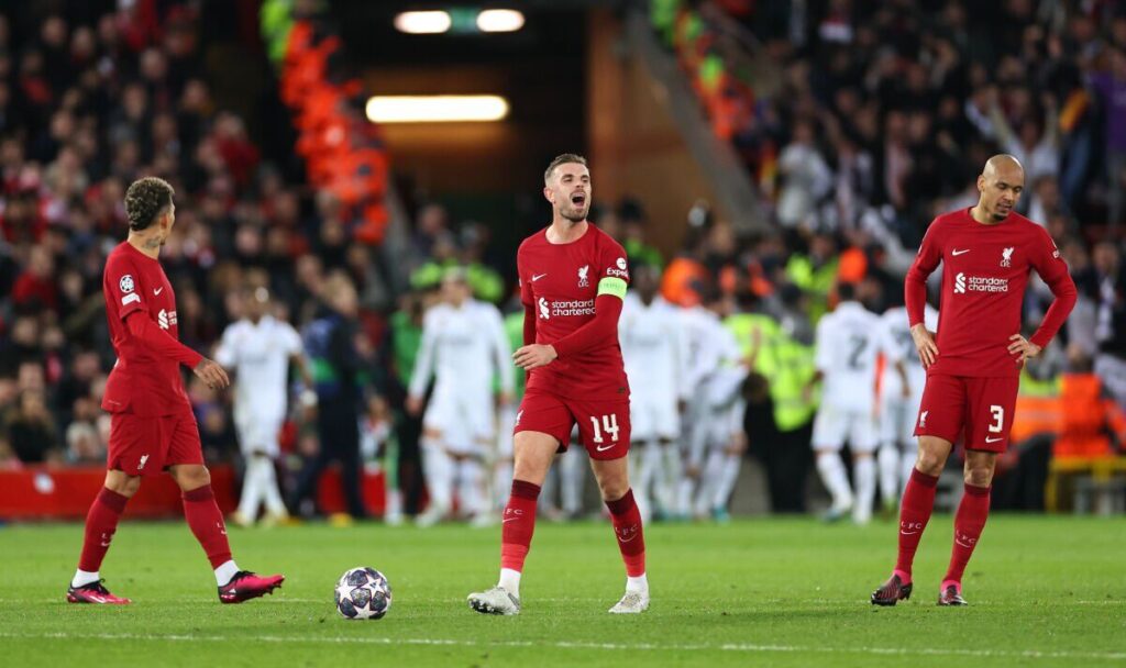 Skuad Liverpool Tertunduk Lesu ( Foto : express.co.uk )