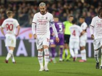 Pemain Milan tertunduk lesu saat kalah dari Fiorentina ( Foto : sempremilan.com )